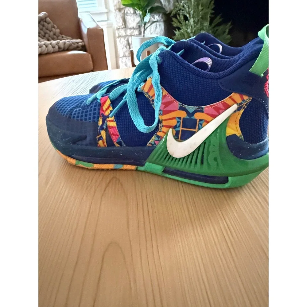 Nike LeBron Witness 7 GS Hyper Royal Green Strike Kids DQ8650-400 Size 4.5Y